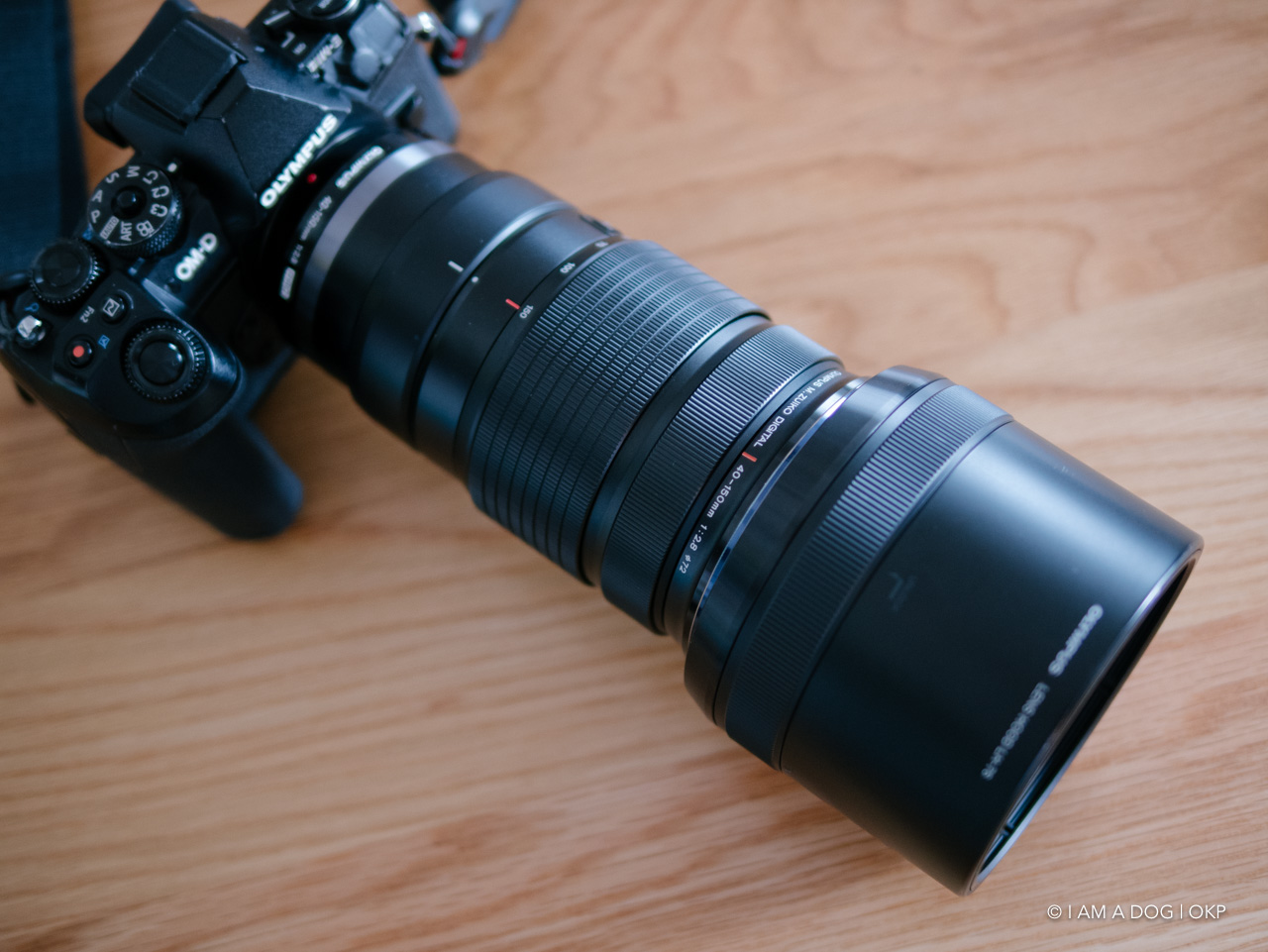オリンパス M.ZUIKO 40-150mm F2.8 PROのレンズフードが巨大過ぎるので
