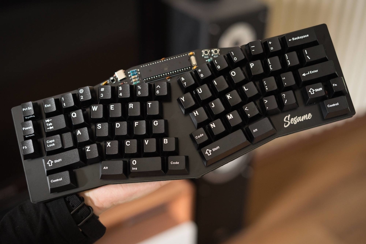 Sesame - Alice type ergo keyboard using only THT parts（自作