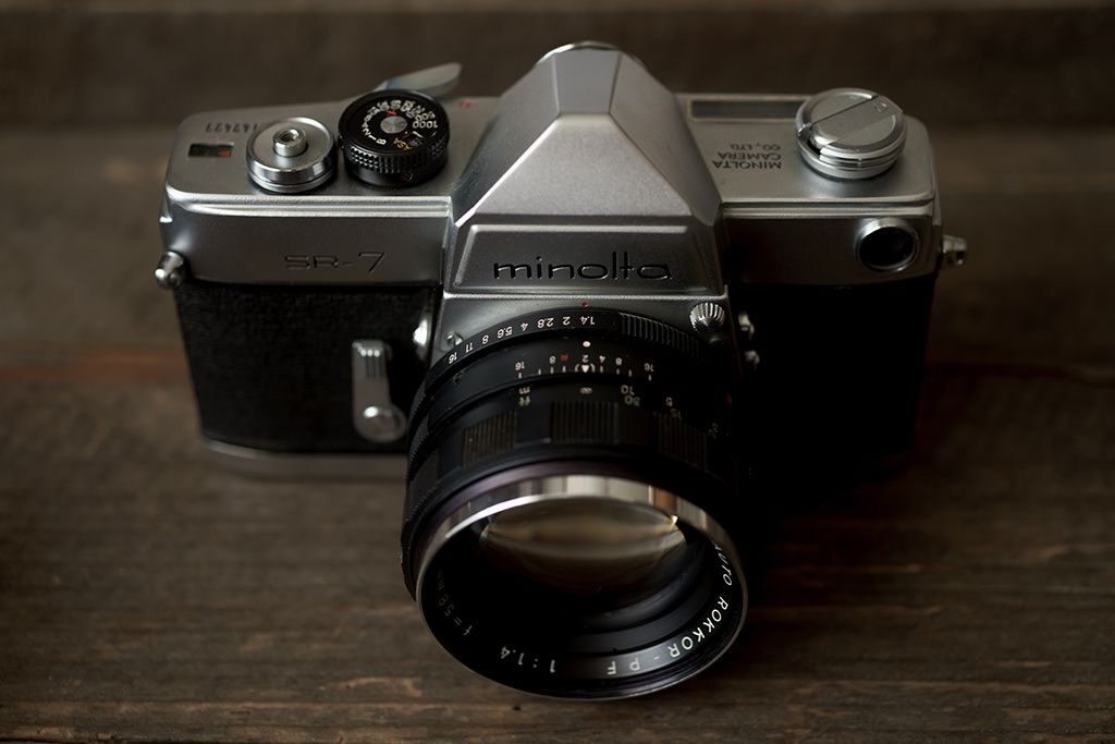 minolta SR-7と緑のロッコールAUTO ROKKOR-PF 58mm f1.4がやってきた