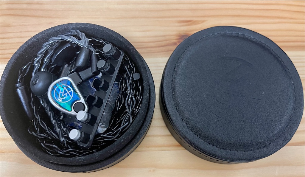 レビュー：64 Audio Nio 新旧マイナーチェンジ付属ケーブルの聴き比べ