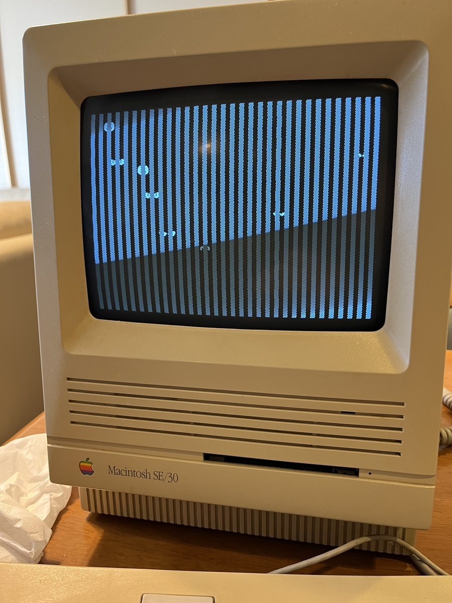 SE/30 コンパクトMacの金字塔 - 日々を彩るエネルギー