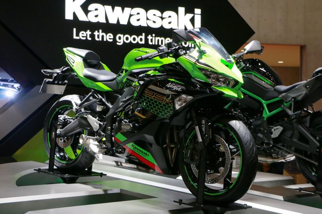 カワサキ、250cc4気筒の『ZX-25R』、スーパーチャージャー搭載の