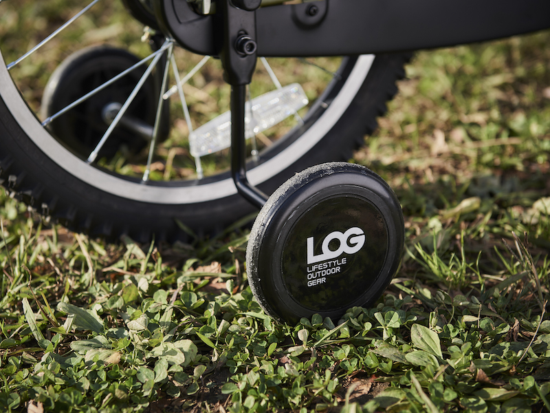 走行中に音が鳴りにくい、静音性の高い補助輪を採用。｜サイクル