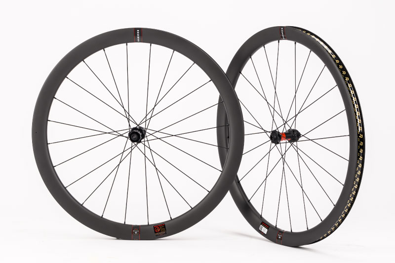 世界最強チームが使う謎のロードバイク用カーボンホイールを試してみた