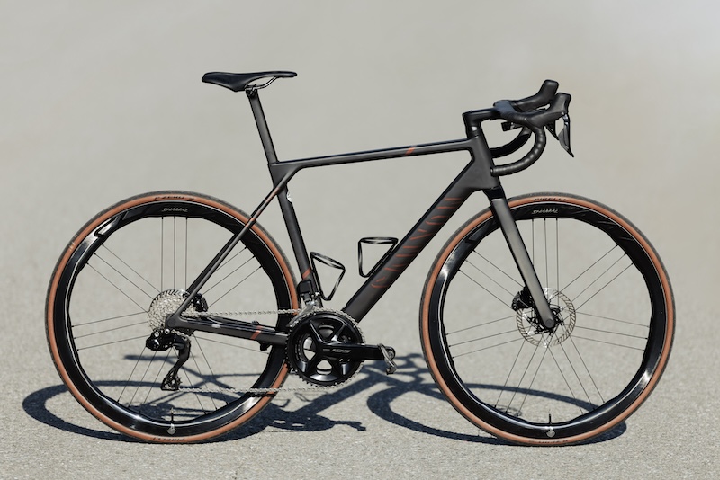 キャニオンの超軽量オールラウンダー「アルティメットCFR」特別価格で