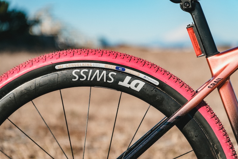 パナレーサーのタイヤ「グラベルキング」に2025年も限定カラーが登場