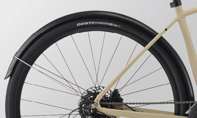 ESCAPE X GEAR：雨天時にも安心な専用フルフェンダーやスマートなKSA