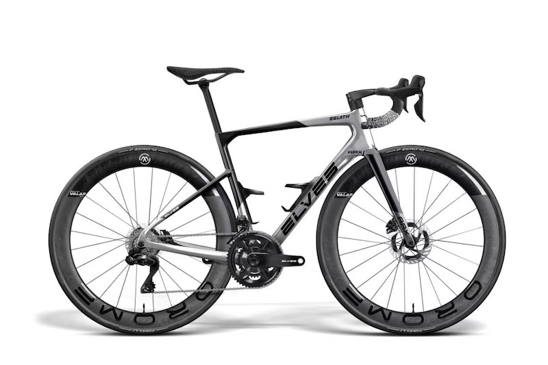 税込10万円台後半のフルカーボンロードバイクがエルヴスから登場