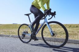 TNIのカーボン製ドロップハンドルバー「エルゴ スウィープ」｜サイクル