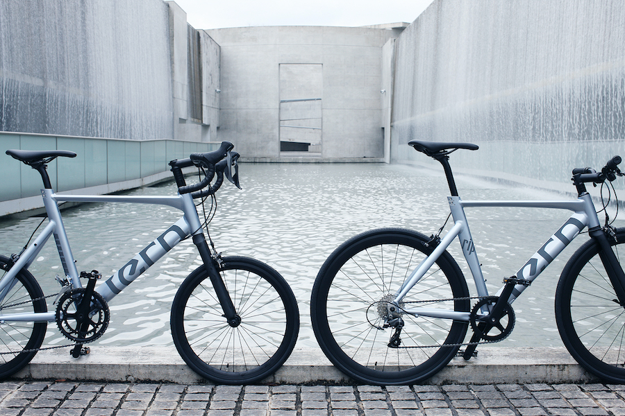 Ternのミニベロ「Surge」＆クロスバイク「Rip」に新色アイスグレーが