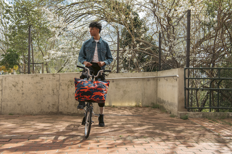 ブロンプトンからカモフラージュプリントのバッグ3種が登場！数量限定