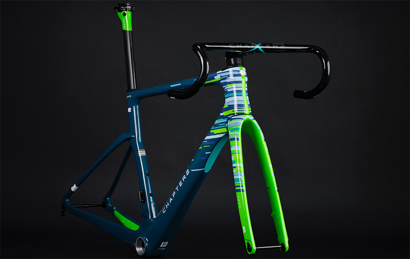 色鮮やかなカラーリングの「コバルト+グリーン」もリリースされる