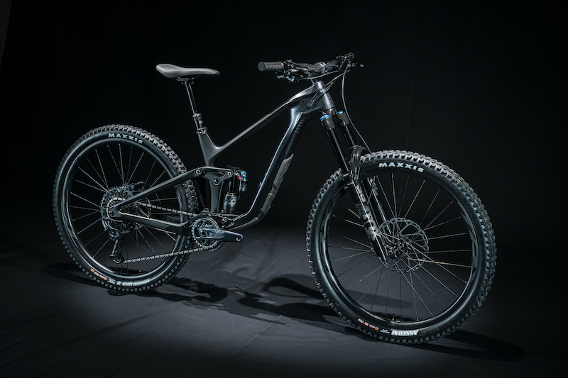 ジャイアントのエンデューロMTB「REIGN（レイン）」がフルモデル
