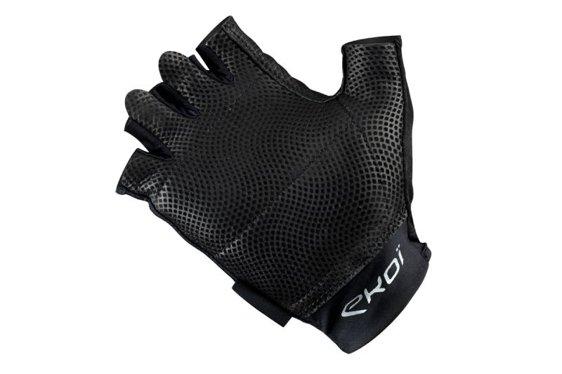 エコイから新作ジャージ、ヘルメット、アイウェア、グローブが登場