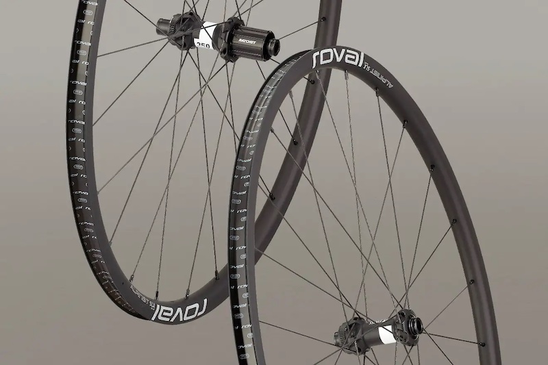 スペシャライズドの軽量アルミホイール「ロヴァール・アルピニスト SLX