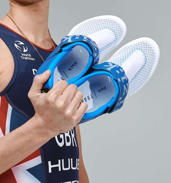 フィジークのトライアスロン専用シューズ「トランジーロ ハイドラ