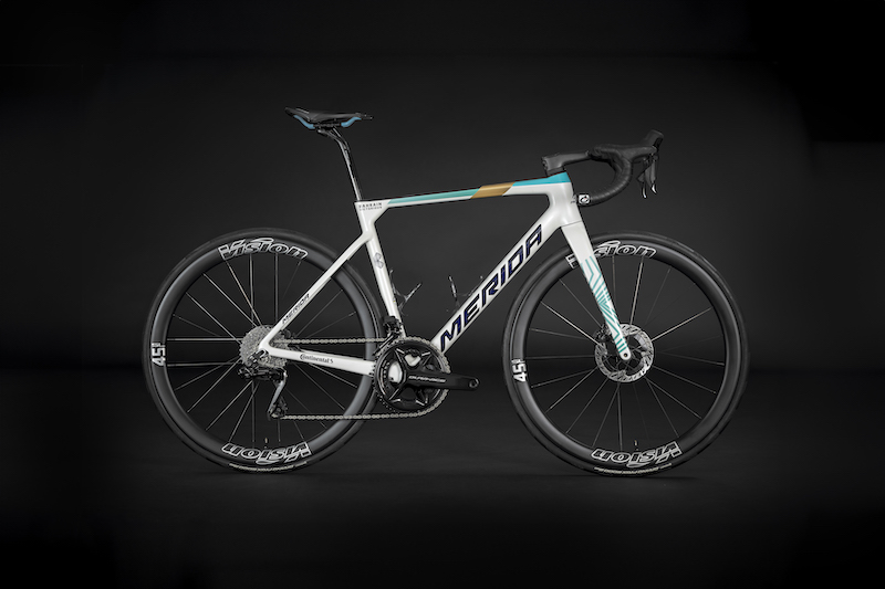 メリダ公式サイトがニューモデルを公開！ バーレーン ヴィクトリアスの