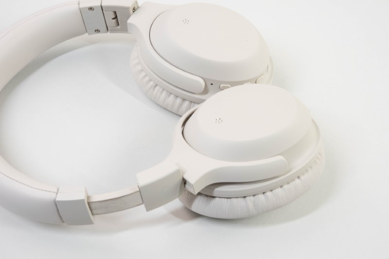 折り畳めるワイヤレスヘッドホン「final UX2000」、手ごろで機能充実