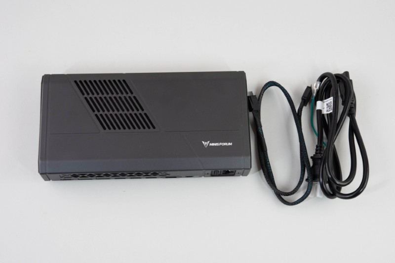 古いノートパソコンも性能アップ、外付けGPU「Minisforum MGA1」を試す