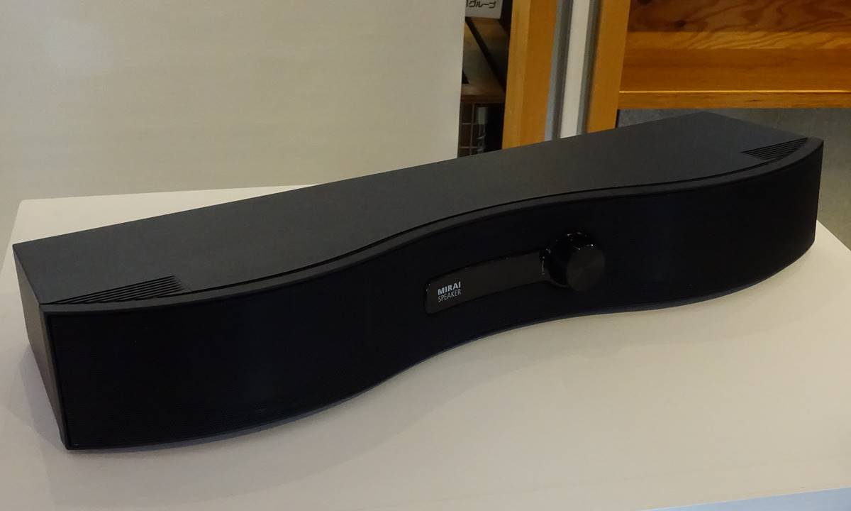 科学的な裏付けはない「ミライスピーカー」新版、斜め方向からの聞き