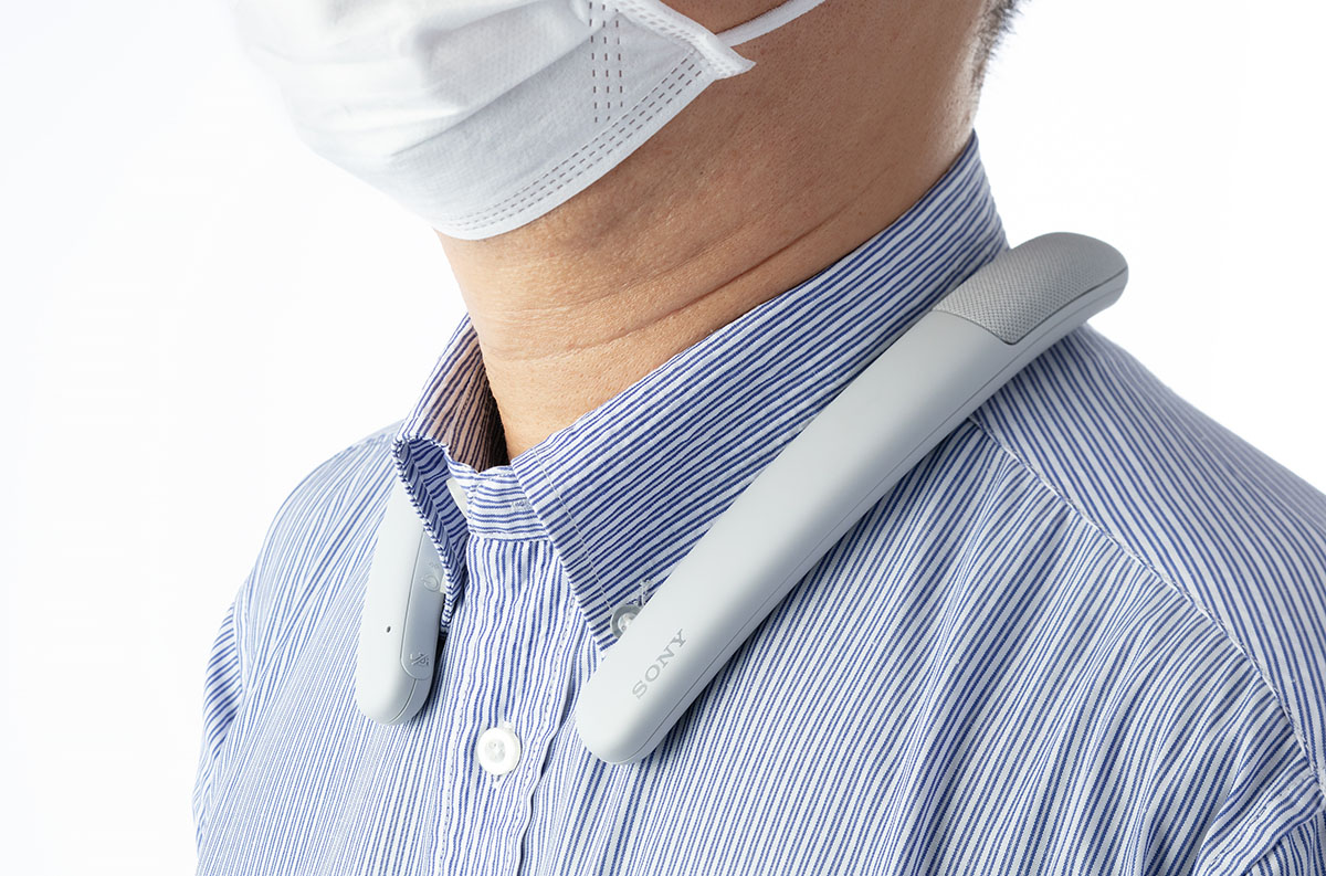 テレワークで長時間着けても疲れない、ソニーのネックスピーカー「SRS