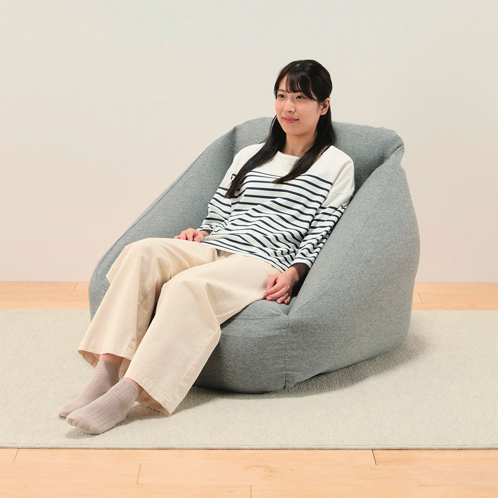 無印良品「空気でできたソファ」が大ヒット 捉えた「今の時代感