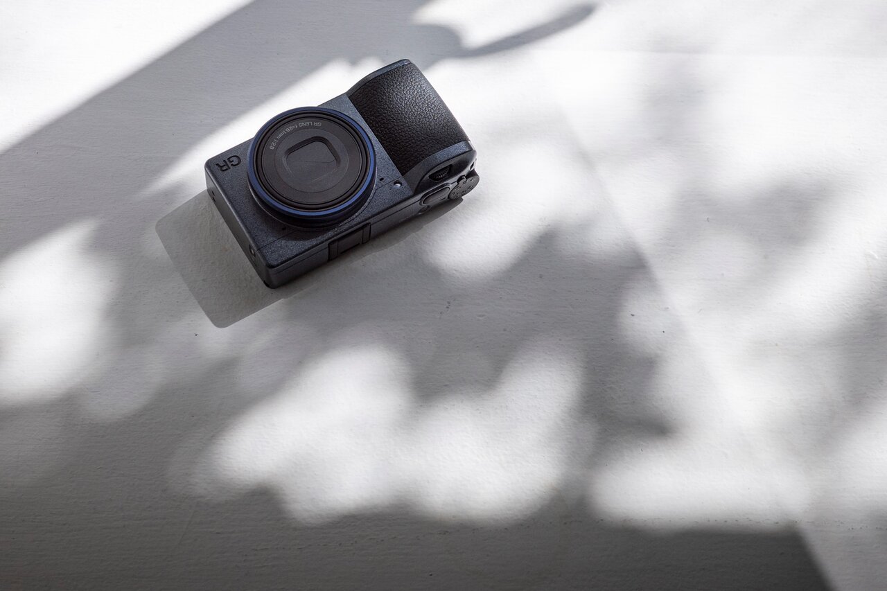 ストリートフォトをスタイリッシュなコンデジで。特別仕様モデル