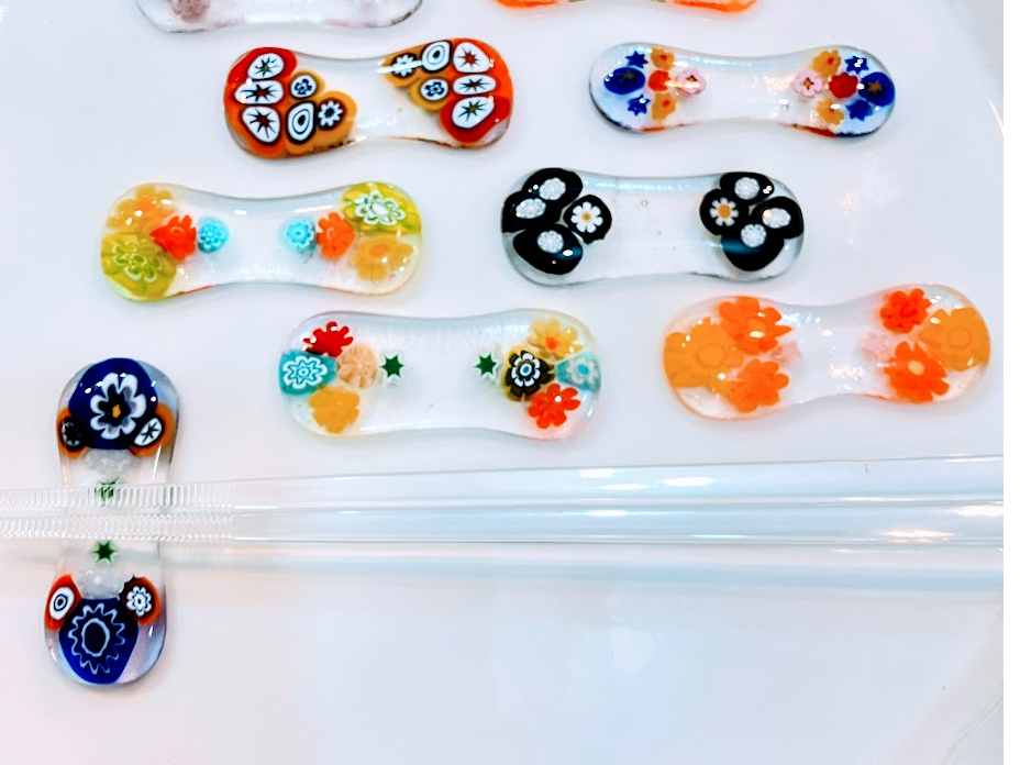 ヴェネチアン硝子❋未使用ミルフォリアカラフルなガラス製箸置き2個