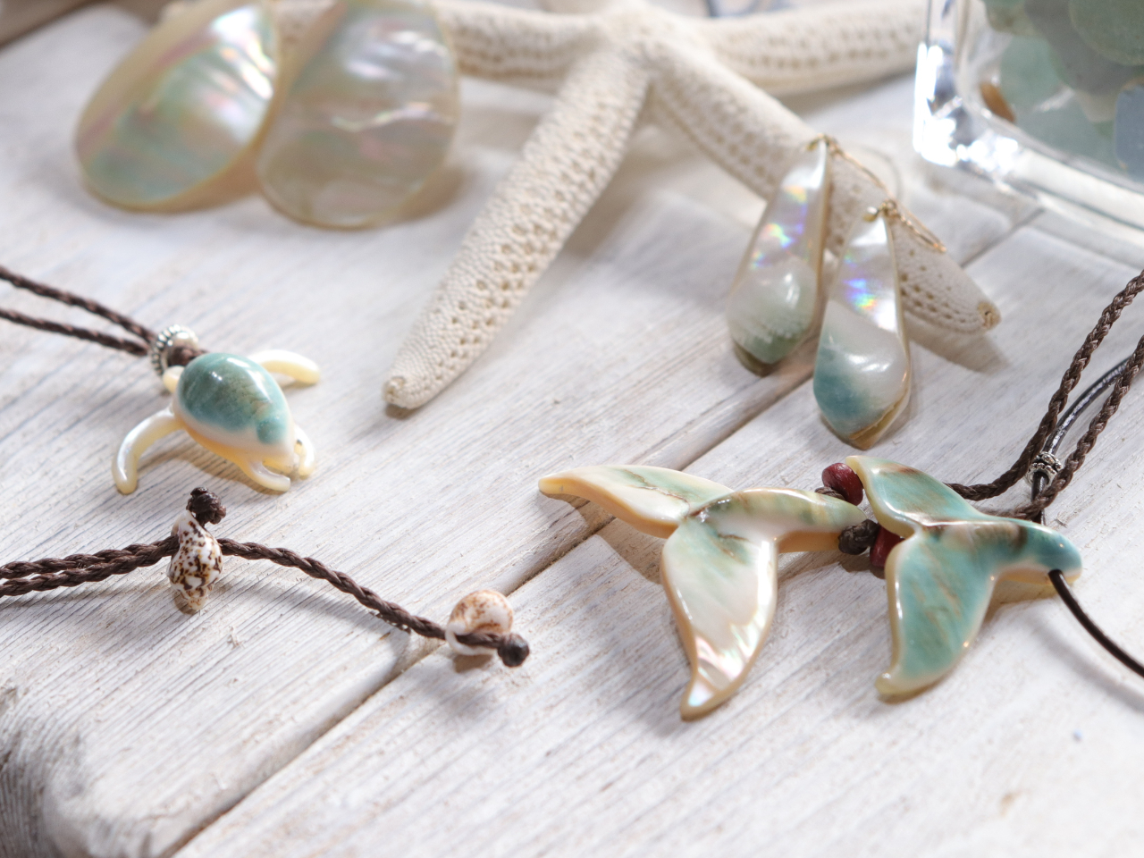 特別なハワイアンジュエリーモチーフ＼＊夜光貝 を磨いてアクセサリー