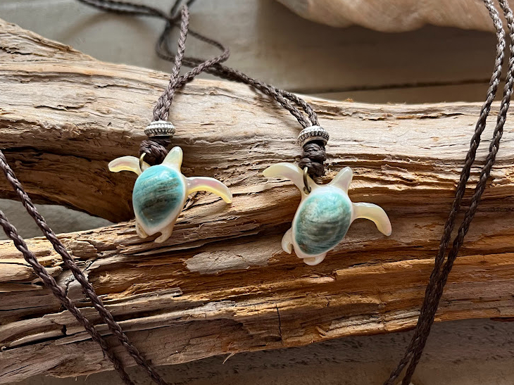 特別なハワイアンジュエリーモチーフ＼＊夜光貝 を磨いてアクセサリー