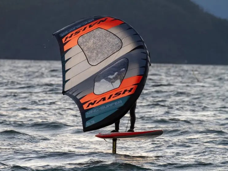 初心者にお薦め】琵琶湖で「ウイングFOIL」＼新感覚のマリンスポーツで