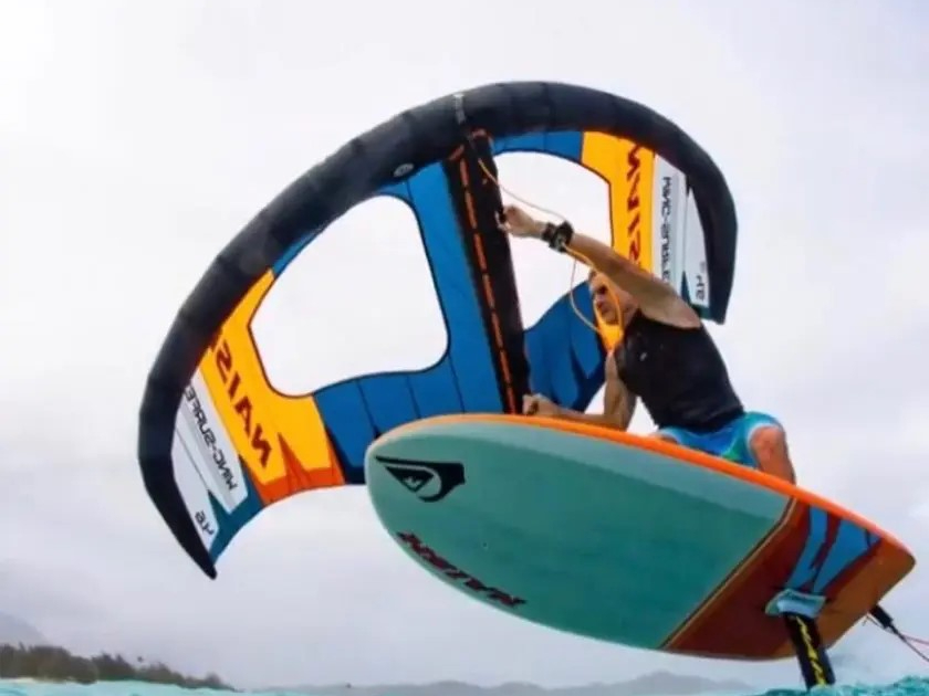 初心者にお薦め】琵琶湖で「ウイングFOIL」＼新感覚のマリンスポーツで