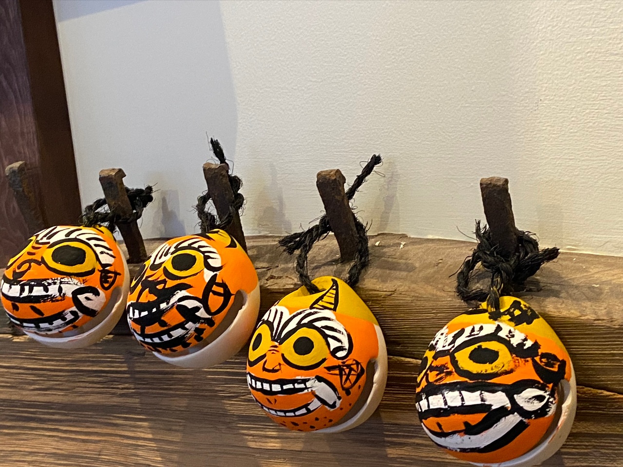 滋賀】◇大津の郷土民画「大津絵」の絵付け体験◇鬼土鈴 or 三猿色紙