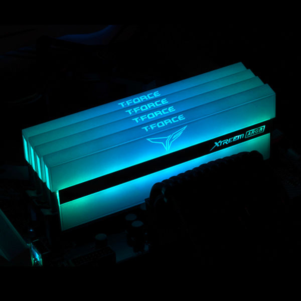 アウトレット】Team 増設メモリ デスクトップ用 DDR4-3600 16GBx2枚