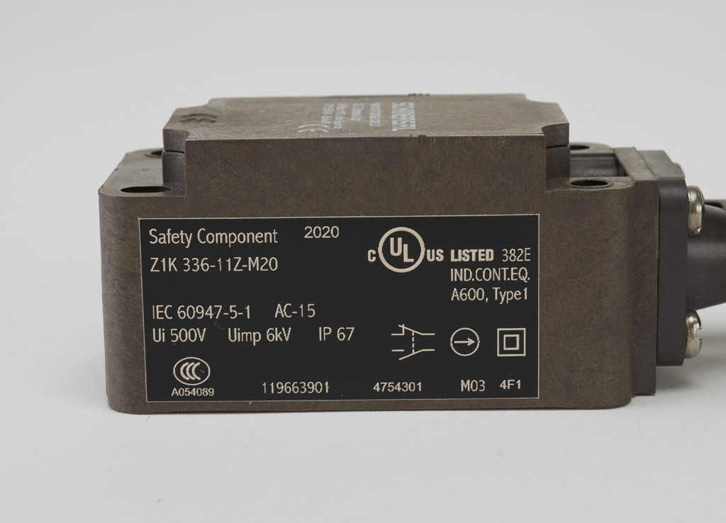 Limit Switch: one-way horizontal lever with plastic roller (PN