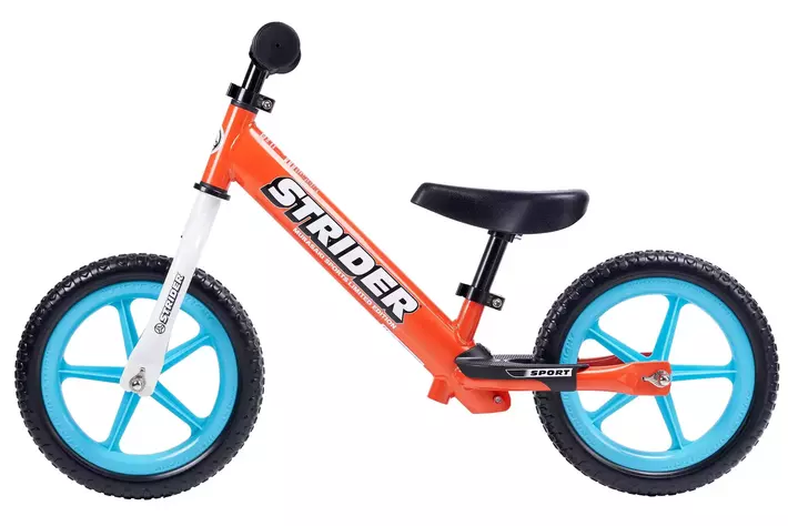 世界中400万人以上の子どもたちに愛されているストライダー ムラサキ