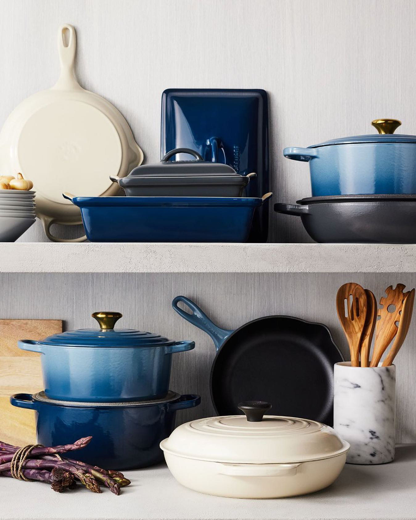 Le Creuset Signature Round 7.25-Qt. Marseille Blue Enameled Cast