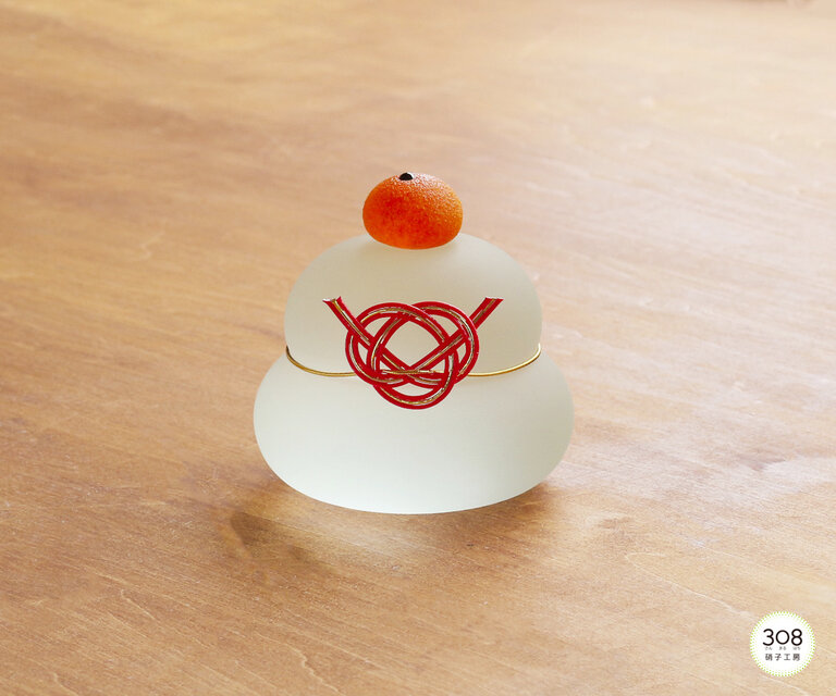 台座無し】しっとりガラスの鏡餅 | iichi 日々の暮らしを心地よくする