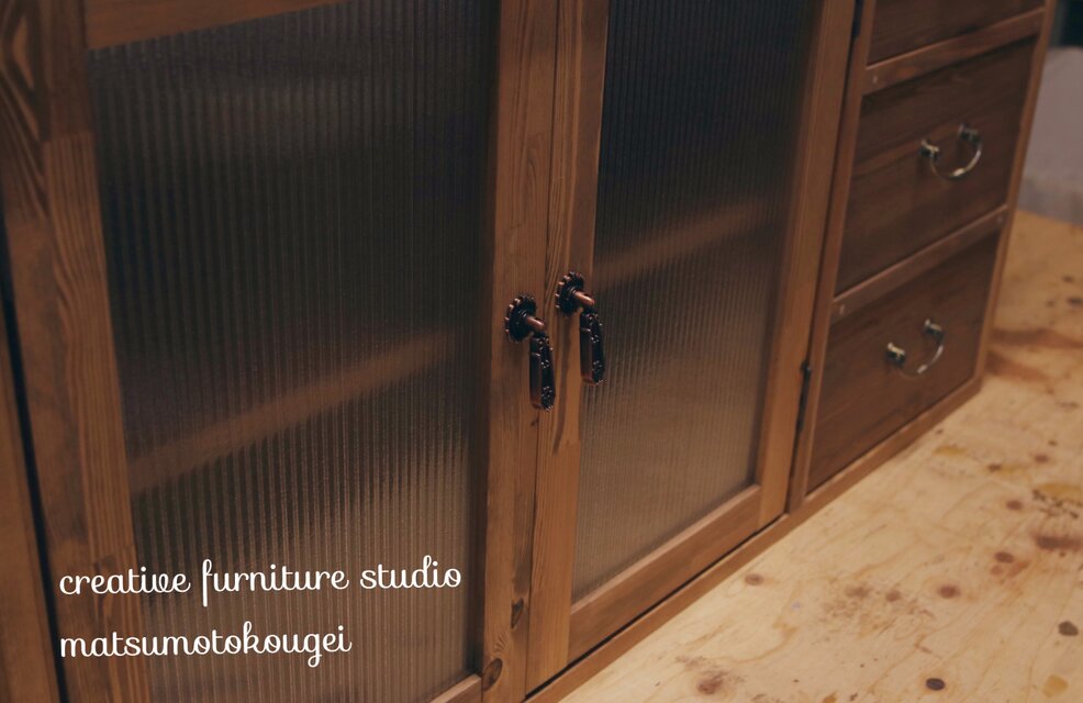 🉐️一部無料❣️ガラスキャビネット レトロアンティーク風 深型