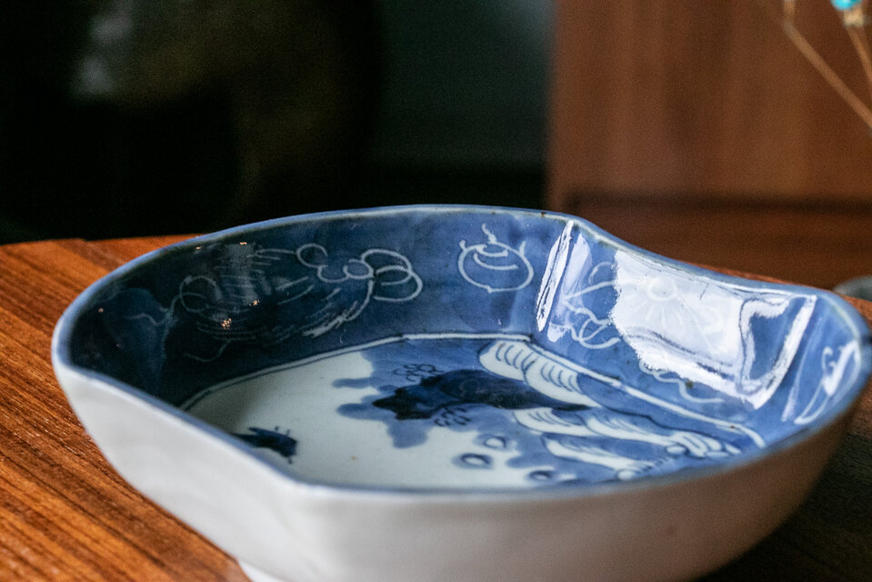 古伊万里 染付 波千鳥文 分銅形皿 江戸後期 E469 | iichi 日々の暮らし