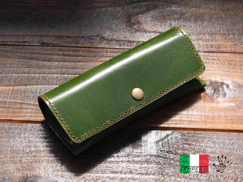 イタリアンレザーメガネケース イビザ グリーンxボルドー | iichi 日々