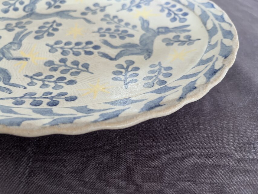 星集め ― 野うさぎの楕円皿（手びねり・一点物） | iichi 日々の暮らし