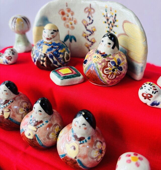 本焼陶器 豆雛15人飾りセット | iichi 日々の暮らしを心地よくする
