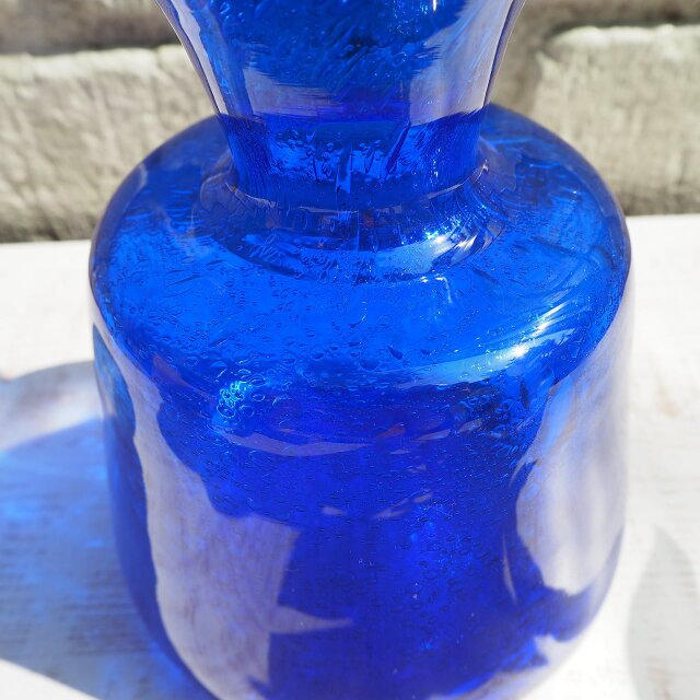 濃厚ブルーのフラワーベース／青色／花瓶／エリックホグラン／ガラス