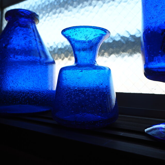 濃厚ブルーのフラワーベース／青色／花瓶／エリックホグラン／ガラス