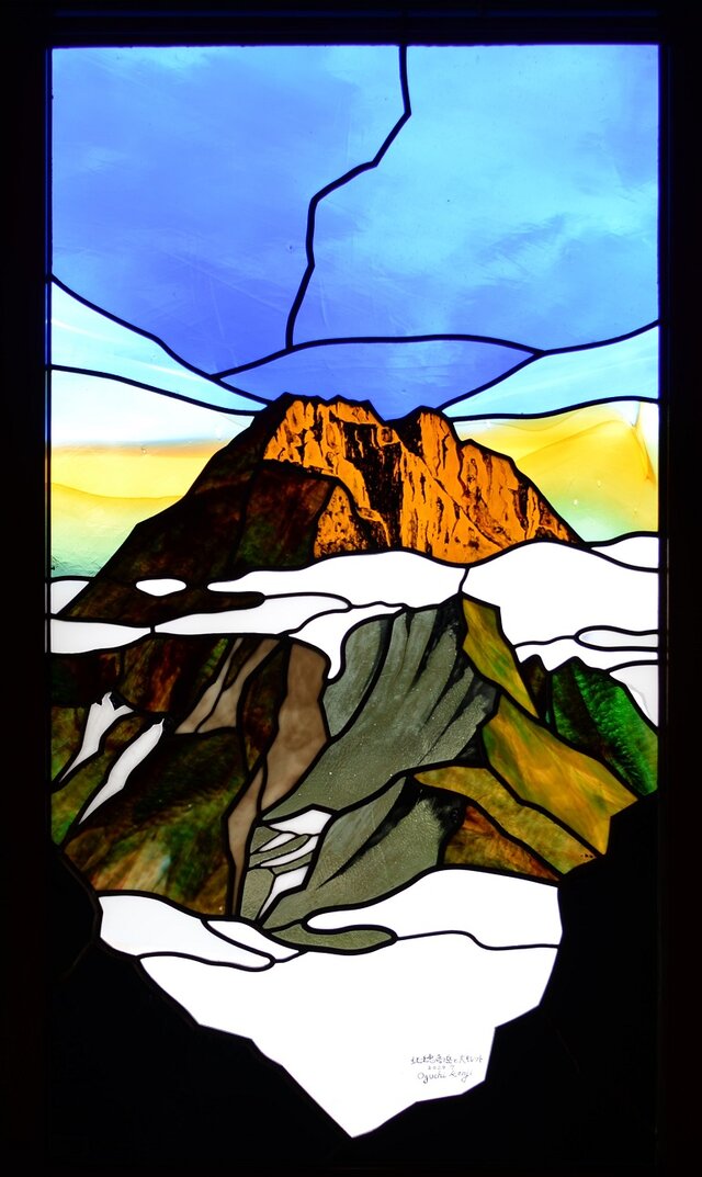 山のステンドグラスパネル、北穂高岳と大キレット | iichi 日々の