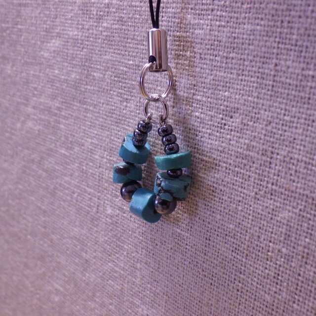 天然石ターコイズのストラップ | iichi 日々の暮らしを心地よくする