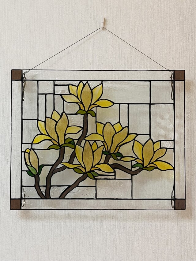 ステンドグラスのパネル『黄木蓮』 | iichi 日々の暮らしを心地よく