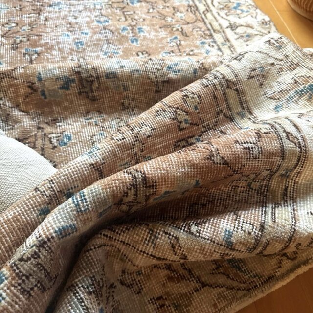 137×232大判ピンクベージュ×ブルー 草花ボタニカル トルコヴィンテージ