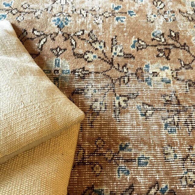 137×232大判ピンクベージュ×ブルー 草花ボタニカル トルコヴィンテージ